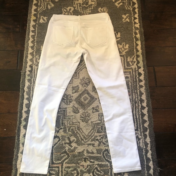 Frame White Skinny Jeans - Size 25 - Picture 9 of 11